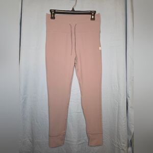 Vuori Women's Leggings in Soft Pink